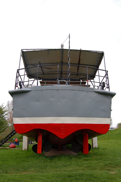 Boot der Küstenwache 40,3x18x14,5cm im Netz