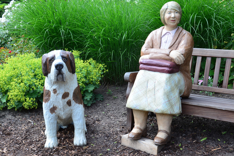Frau mit Hund 2 MedienwerkstattWissen © 20062017 Medienwerkstatt