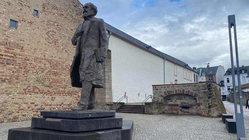 KarlMarxStatue MedienwerkstattWissen © 20062025 Medienwerkstatt